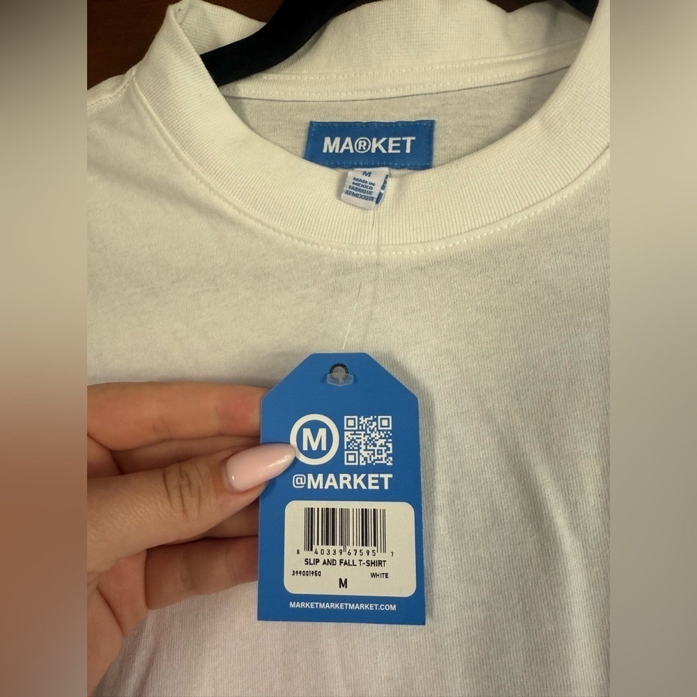 MARKET SLIP AND FALL TEE 🐸💰 - Picture 3 of 6